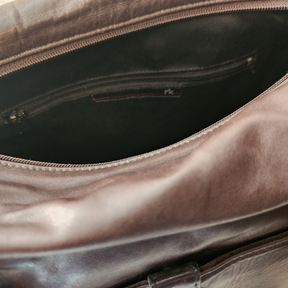 VINTAGE RK HANDBAG, IN CHESTNUT WITH OLIVE PIPING. - Picture 4 of 5